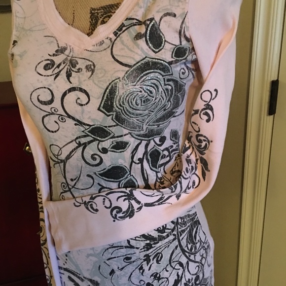 Mudd Rose and Glitter Embellishments Top - Picture 2 of 6